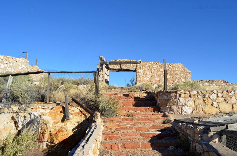 Two Guns, Arizona: A ghost town.